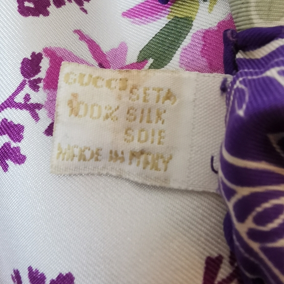 Vintage GUCCI silk scarf - Picture 9 of 10